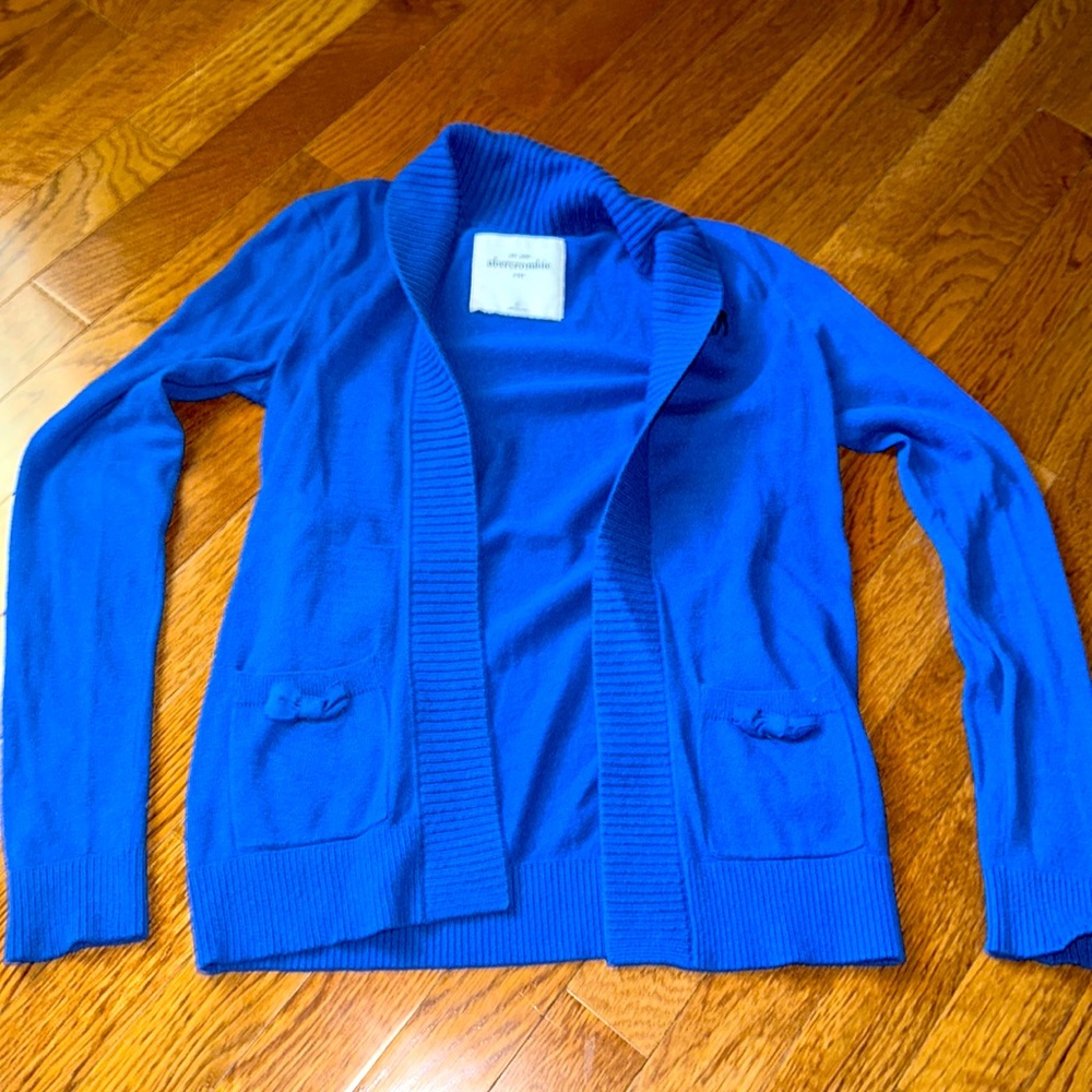 EUC  XL ABERCROMBIE KIDS SWEATER
